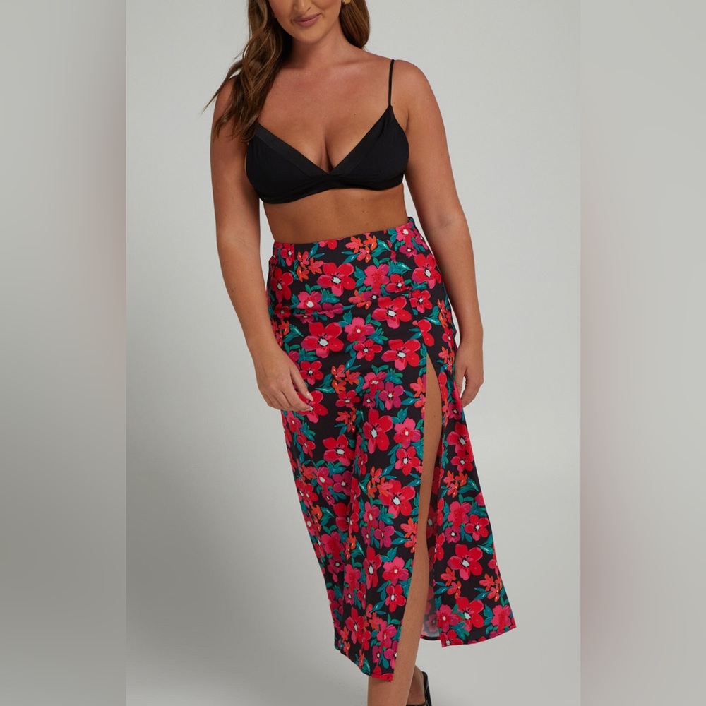 Showpo midi floral skirt perfect condition never worn princess polly